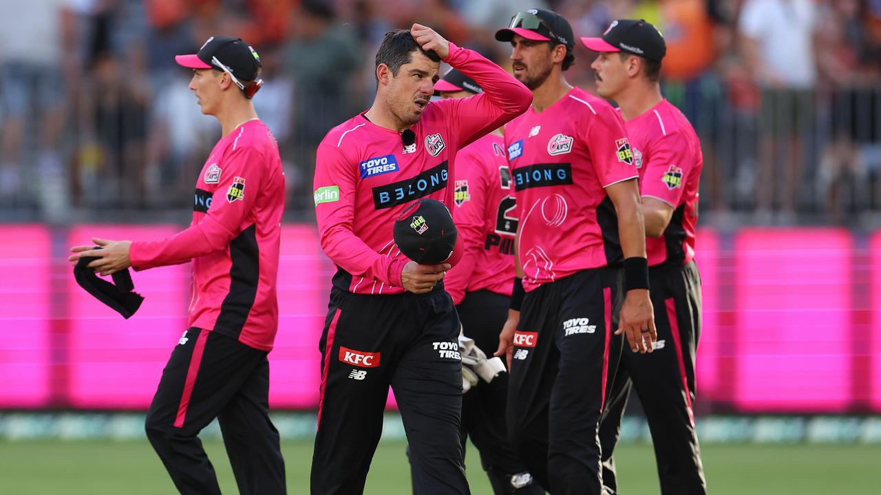 सिडनी सिक्सर्स चैलेंजर फाइनल की मेजबानी करेगा, पर्थ स्कॉर्चर्स से हार, खराब बल्लेबाजी, समीक्षा, मोइजेस हेनरिक्स निराश, स्टीव स्मिथ अकेले