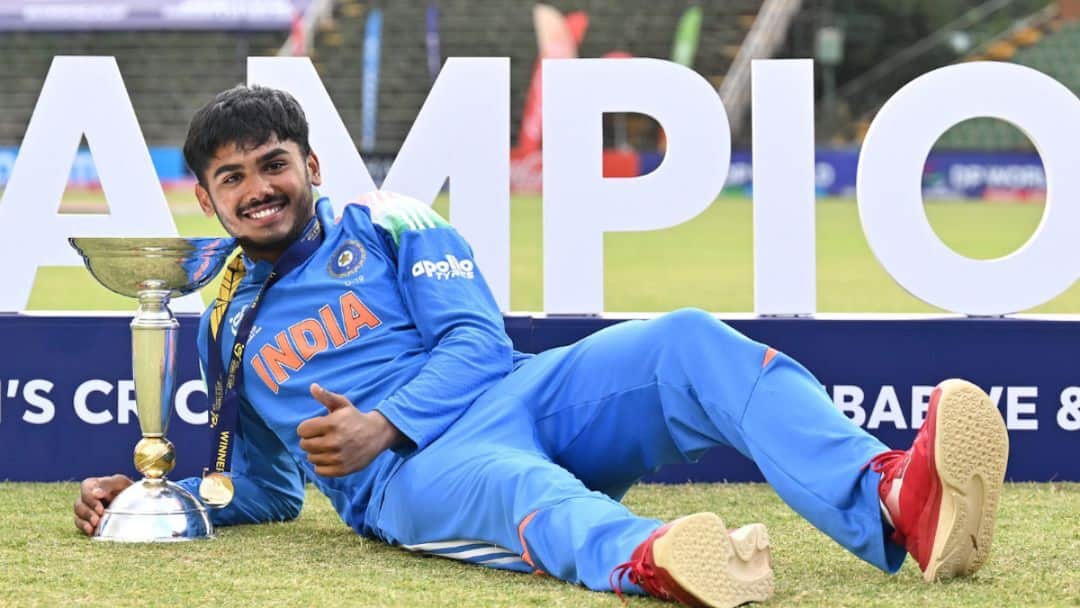 भारत के U19 विश्व कप विजेताओं का स्वदेश लौटने पर भव्य स्वागत किया गया